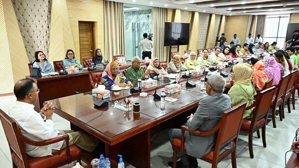 সংরক্ষিত নারী এমপিদের প্রথম সভায় যেসব বিষয়ে গুরুত্বারোপ প্রধানমন্ত্রীর