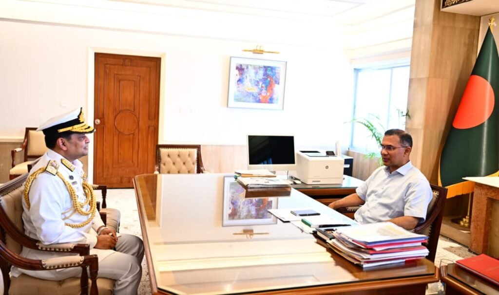 প্রধানমন্ত্রীর সঙ্গে নবনিযুক্ত নৌবাহিনী প্রধানের সৌজন্য সাক্ষাৎ