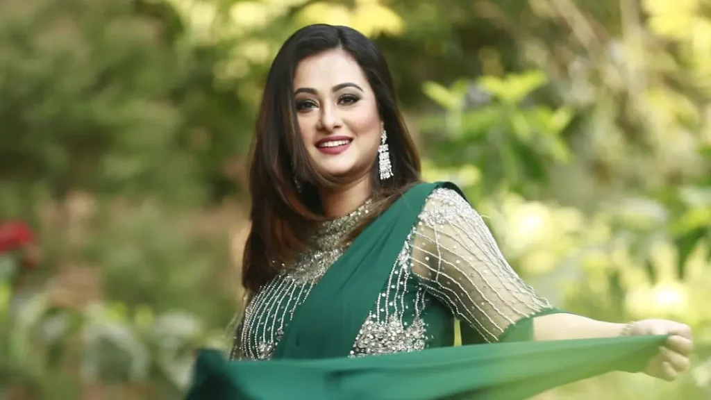 আজ পূর্ণিমার জন্মদিন, কত বছরে পা রাখলেন চিরসবুজ এই নায়িকা?